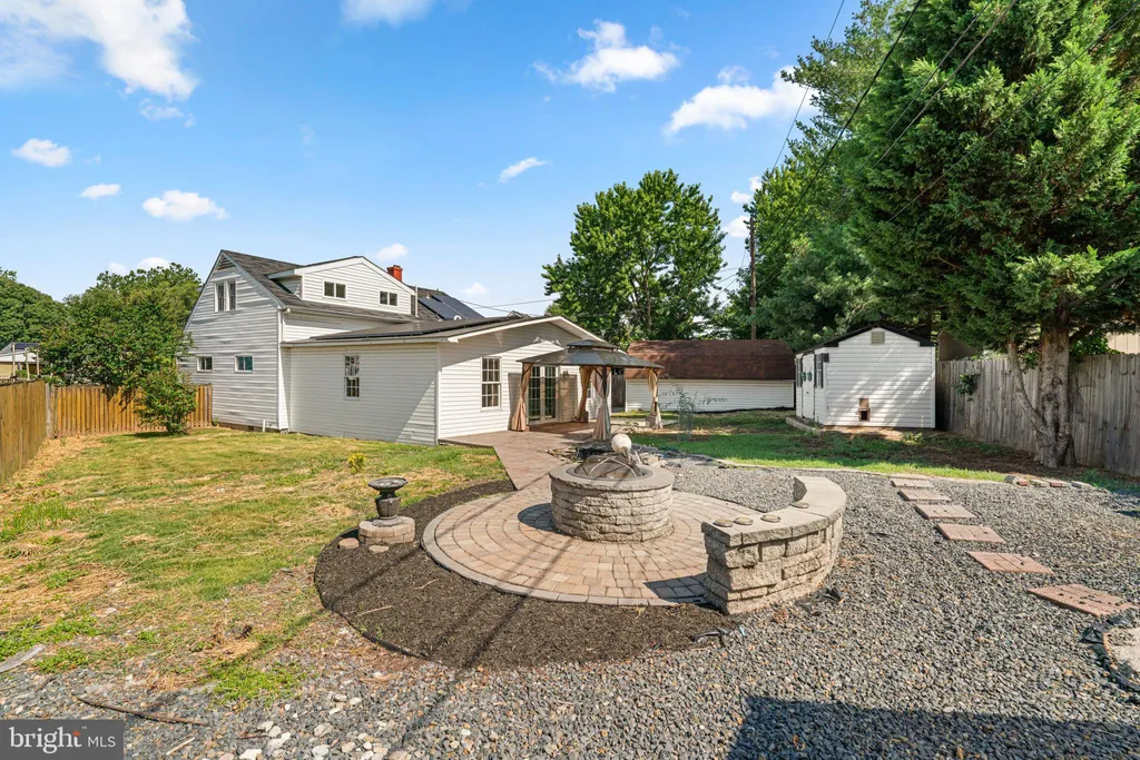 809 Glenview Avenue, Glen Burnie, MD 21061