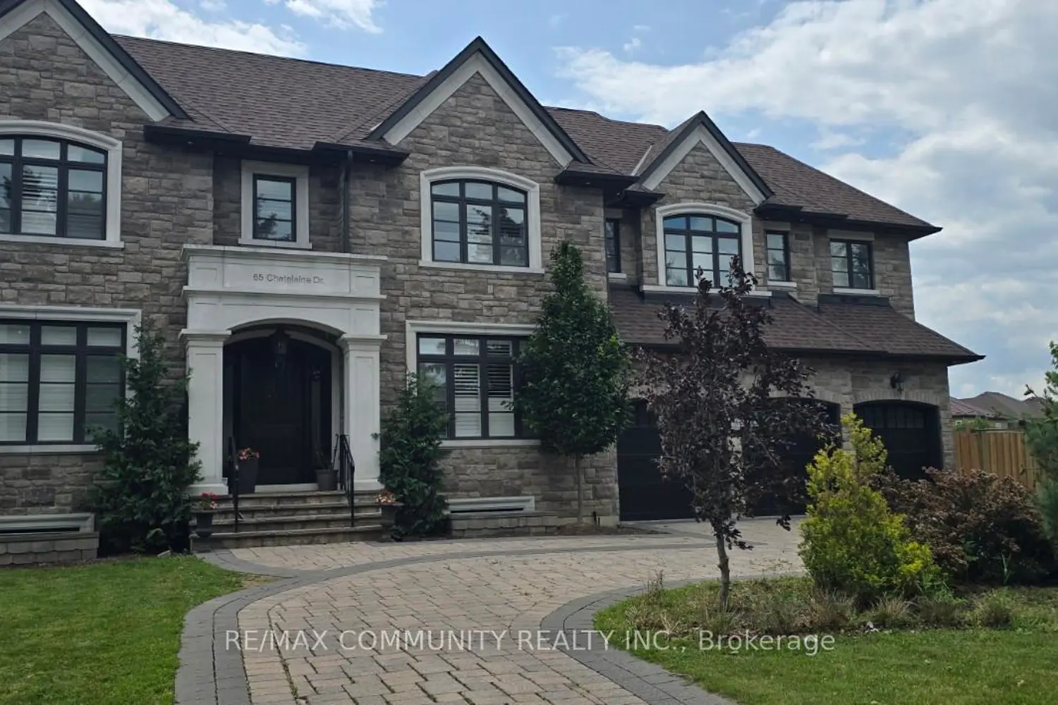65 Chatelaine Drive photo 3
