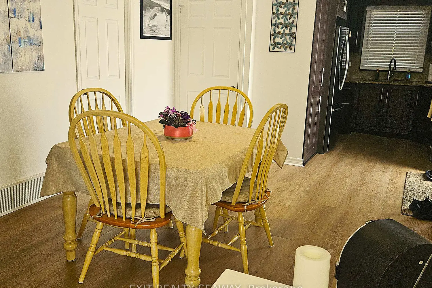 524 Anthony Street photo 3