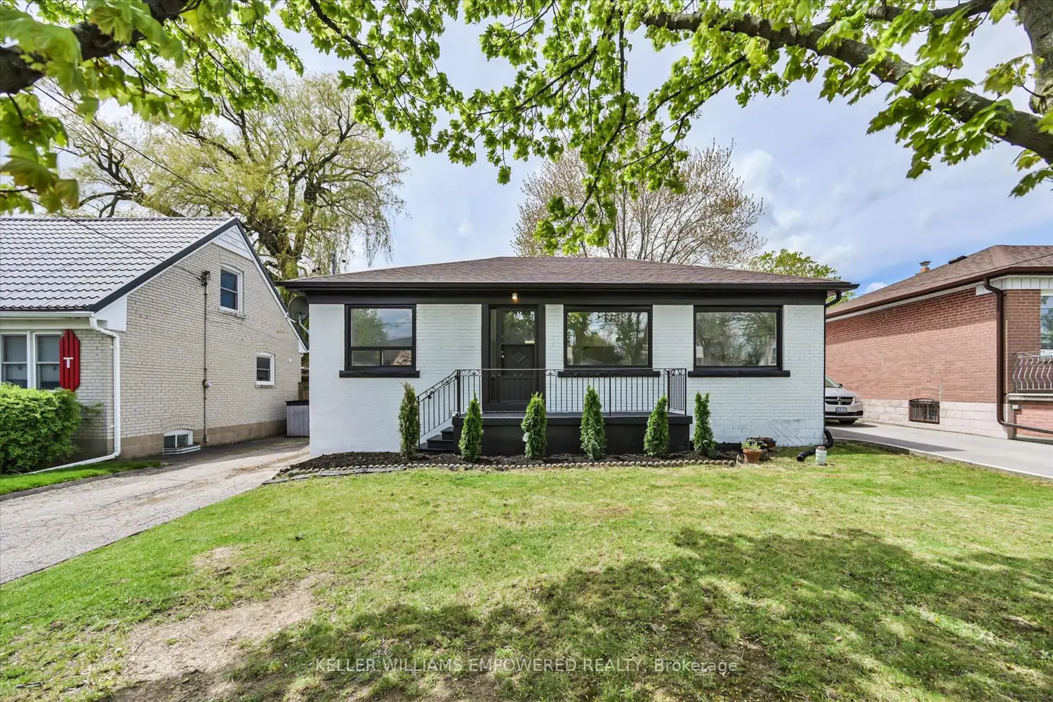42 Deerhurst Avenue photo 3