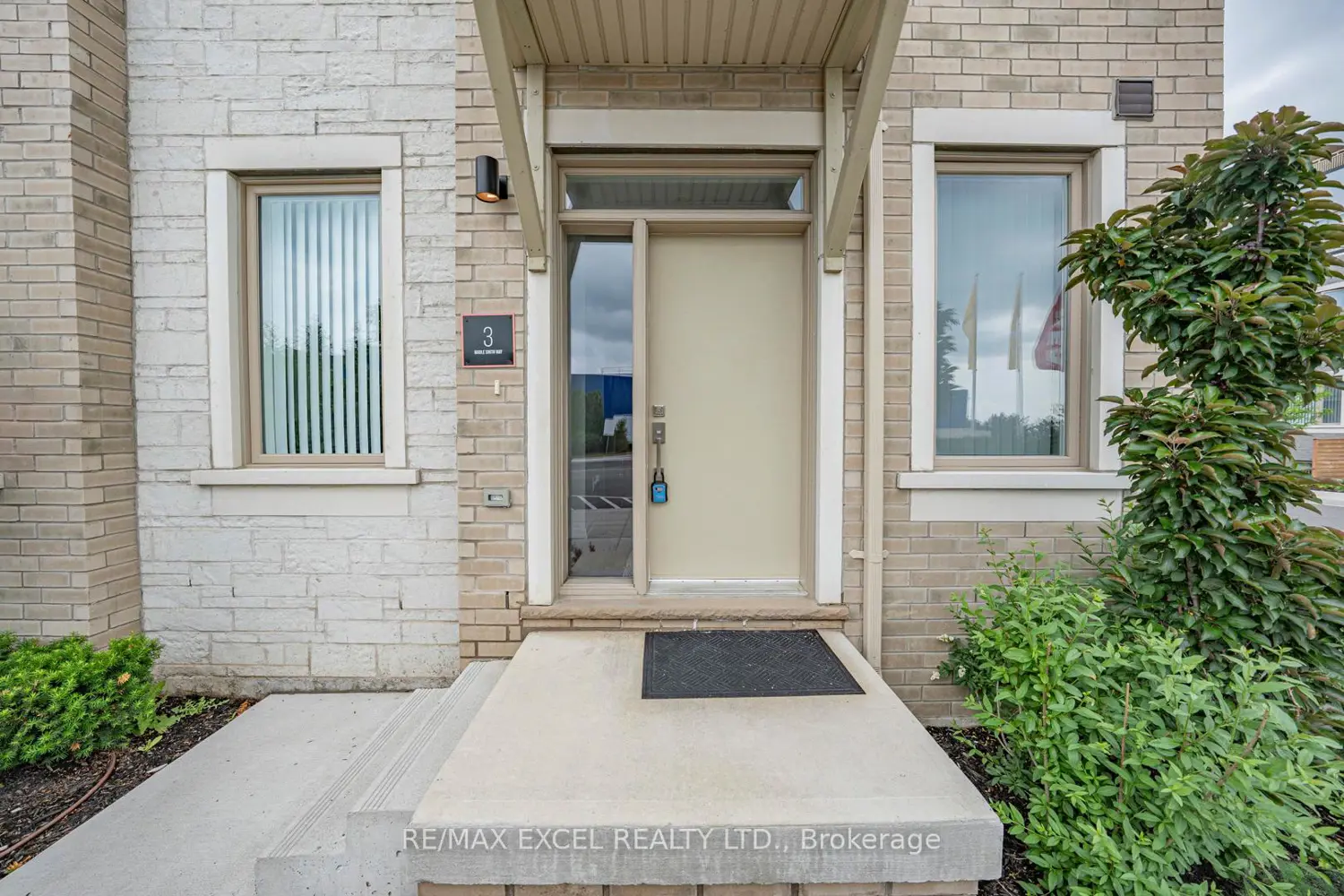 3 Mable Smith Way photo 2