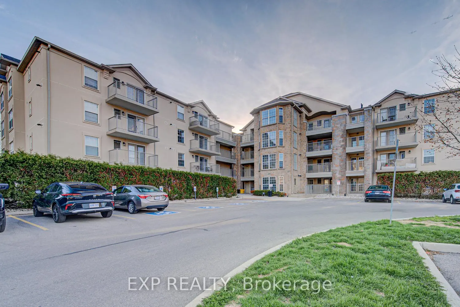 1490 Bishops Gate 106 photo 2