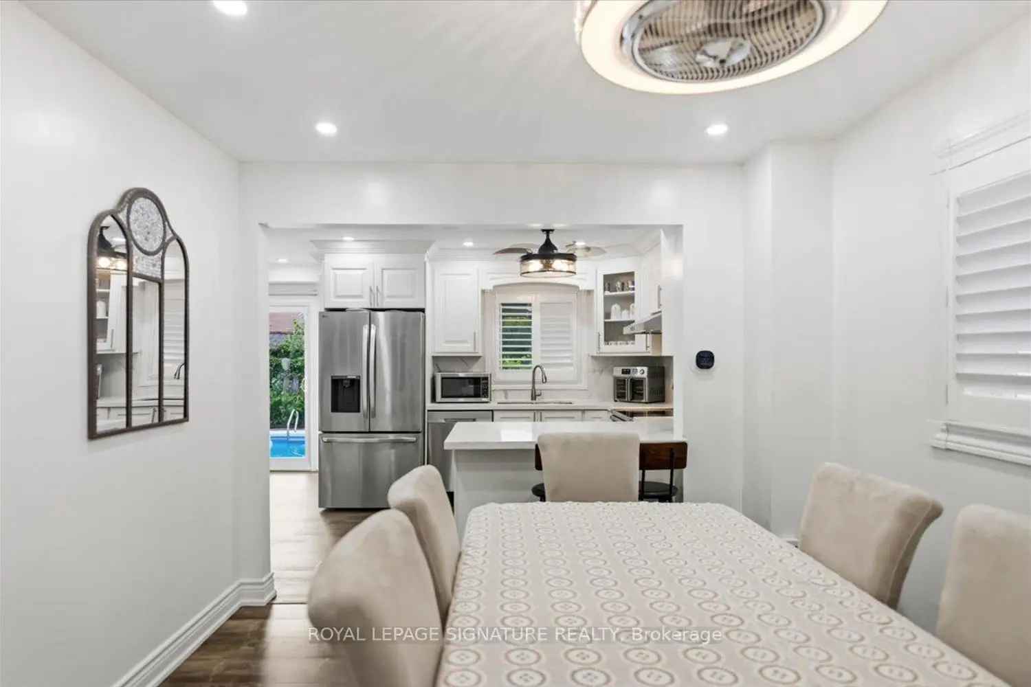1778 Silverthorn Square photo 5