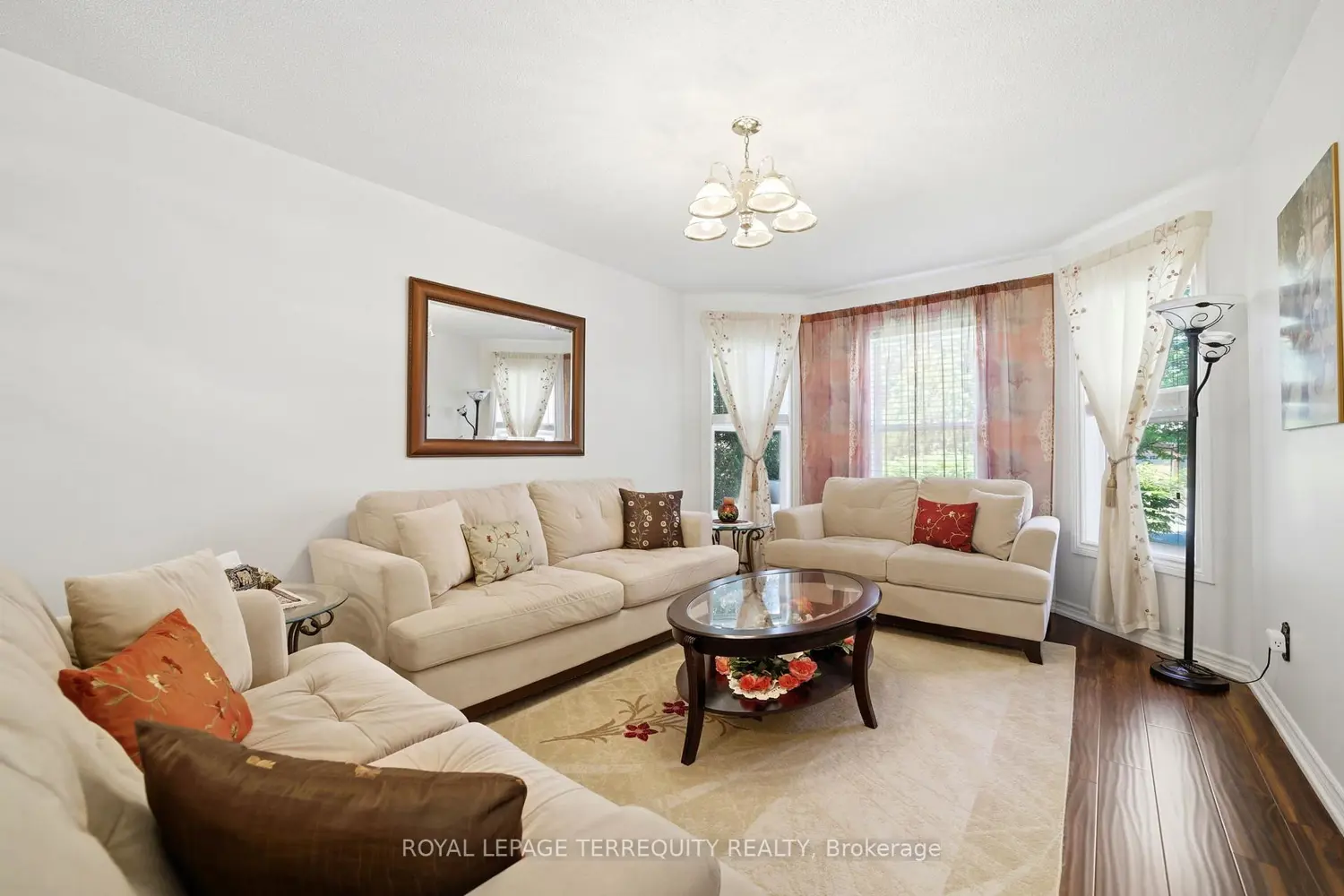 1913 Rosebank Road photo 3