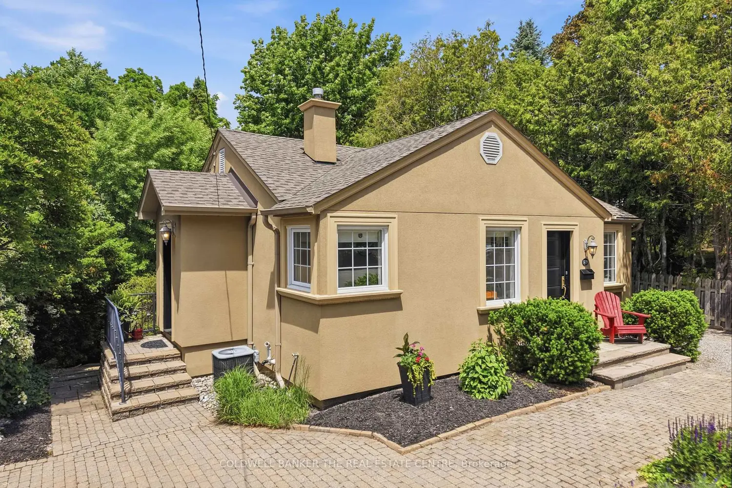 519 College Street photo 3