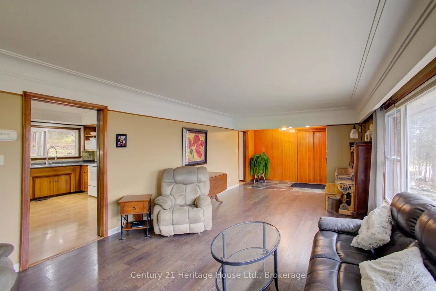 252 Durham Road photo 5
