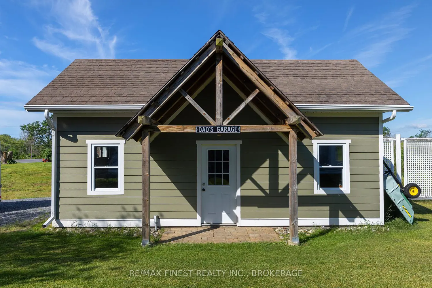 1247 Millhaven Road photo 3
