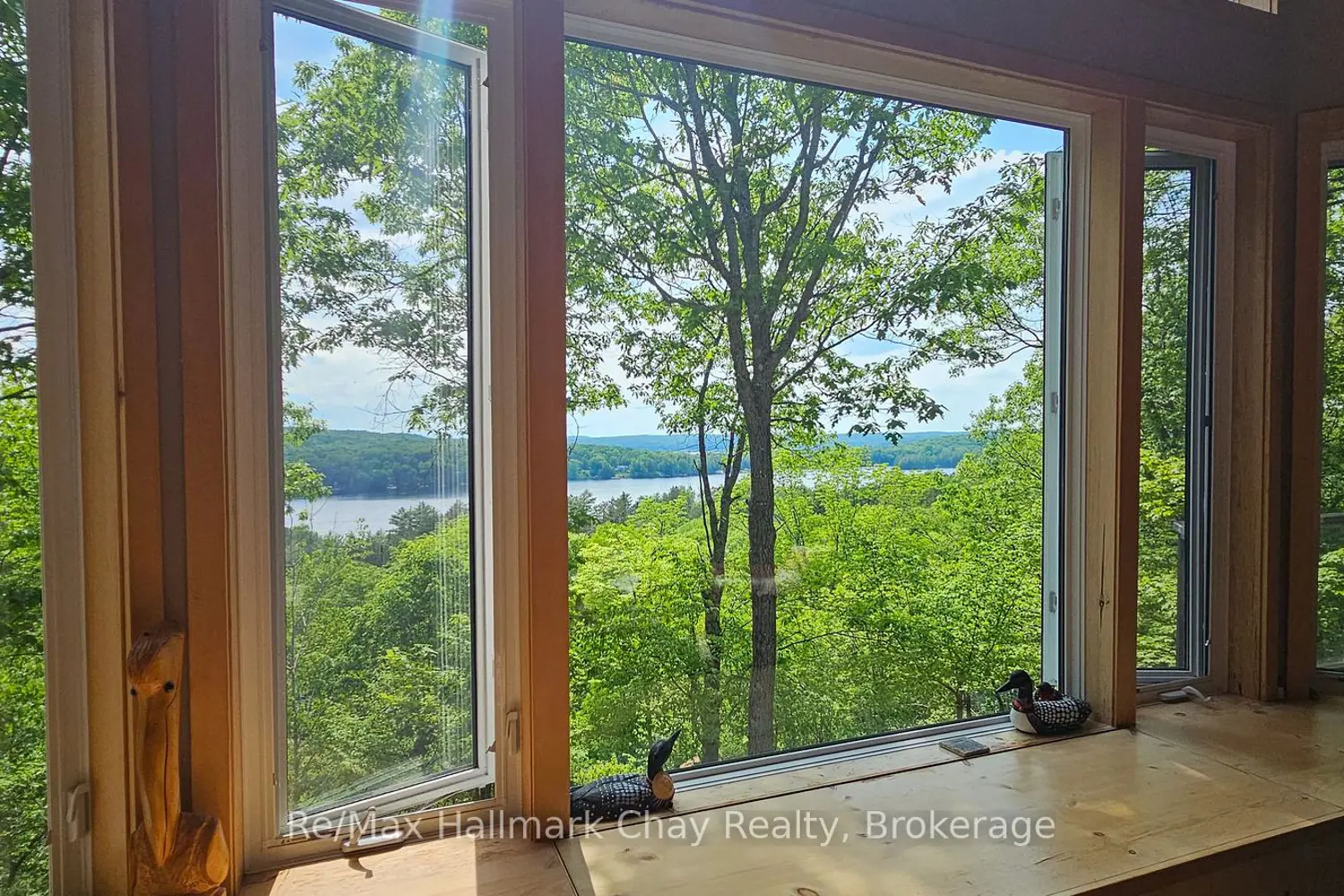 1497 Fox Point Road photo 3