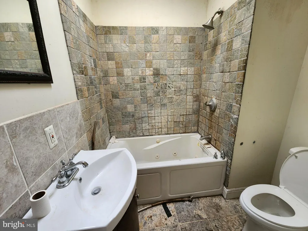 2745 Baker Street, Baltimore, MD 21216