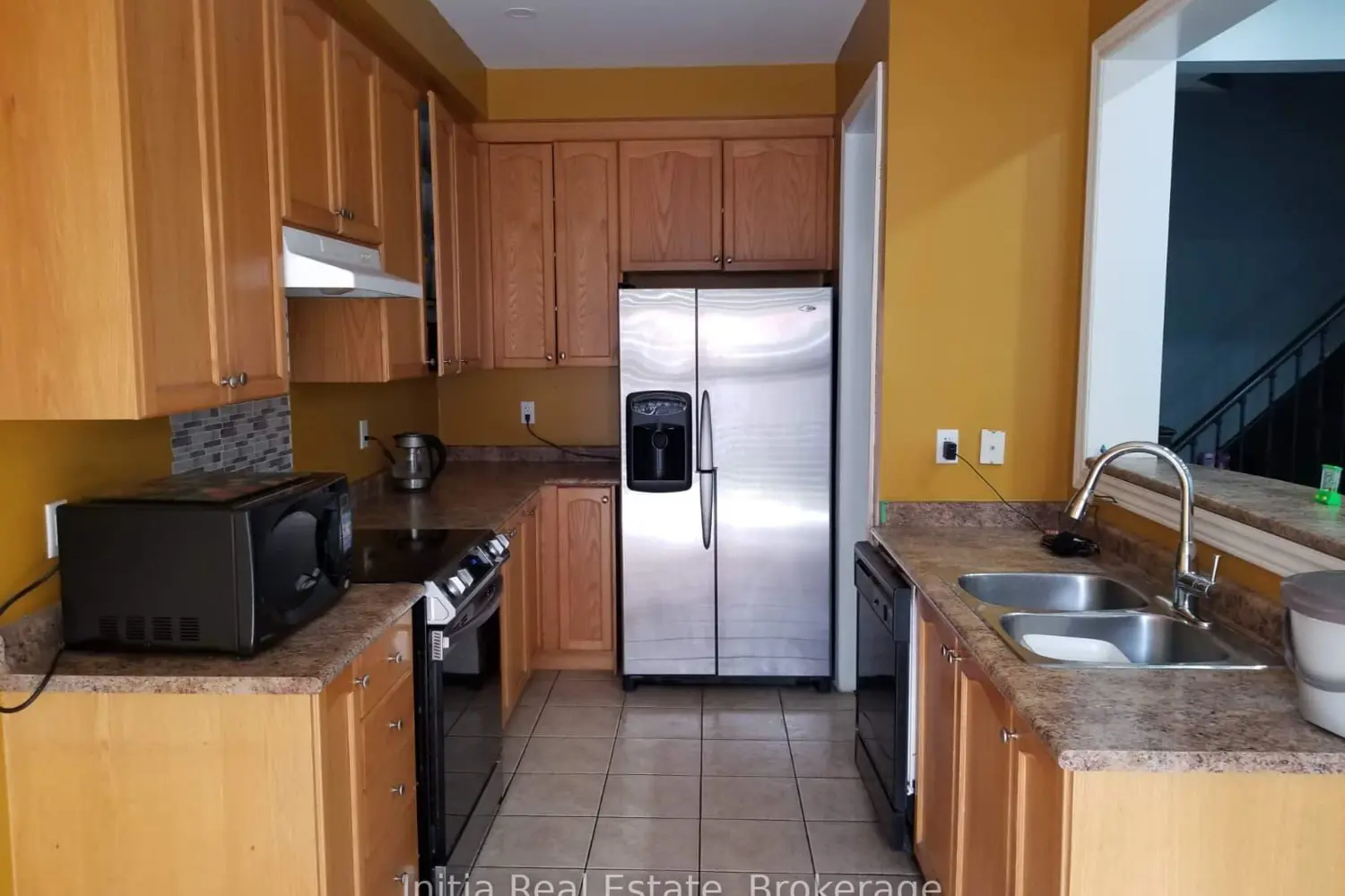 99 Connolly Crescent photo 4