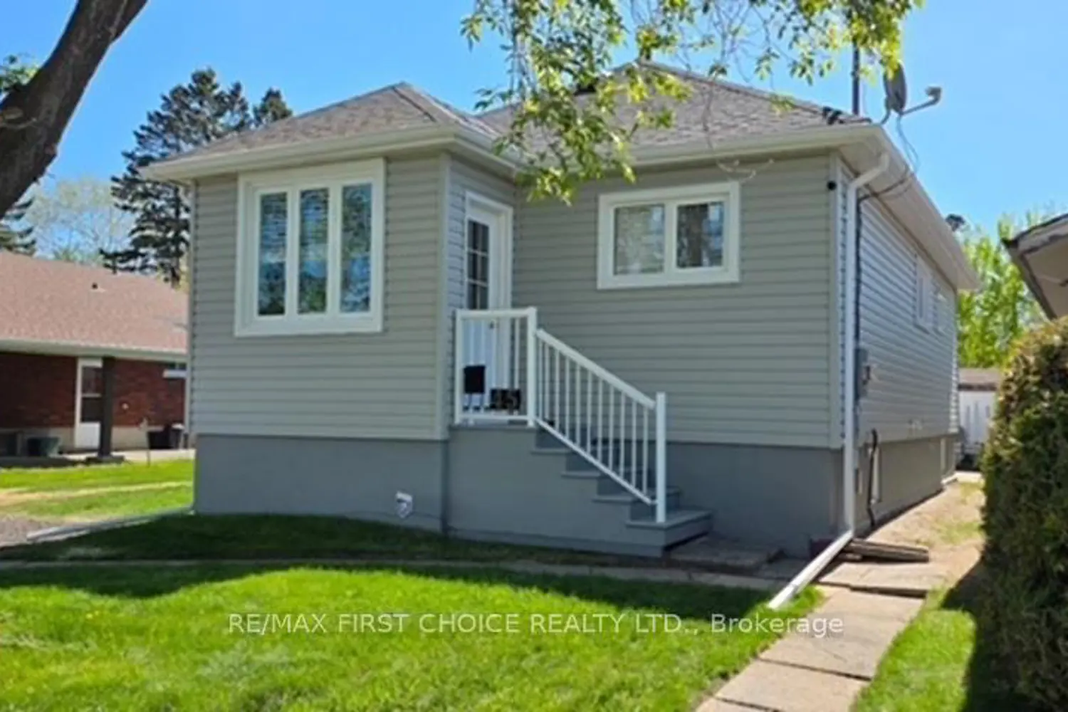 45 Kenogami Avenue photo 2