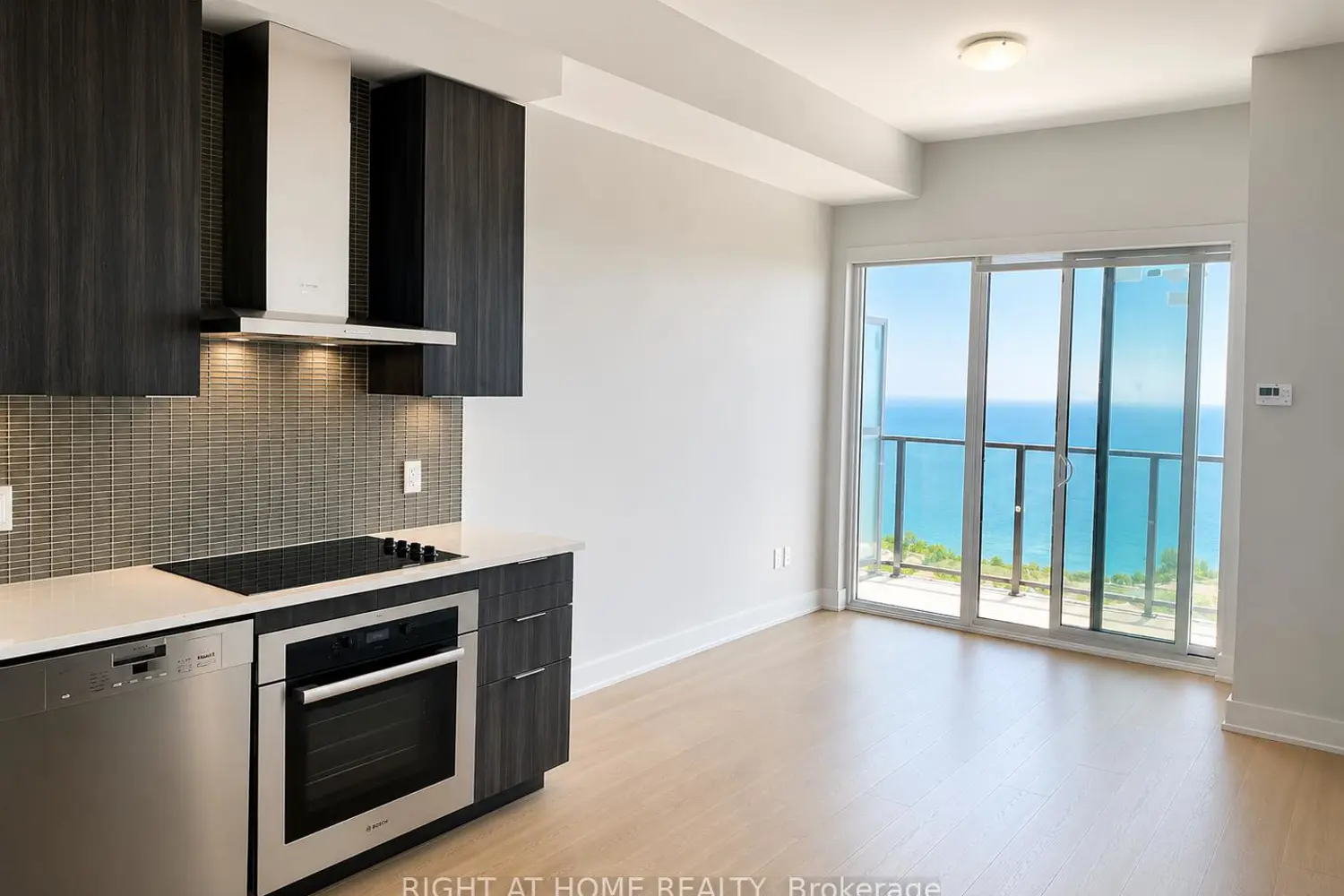 30 Shore Breeze Drive 6108 photo 4
