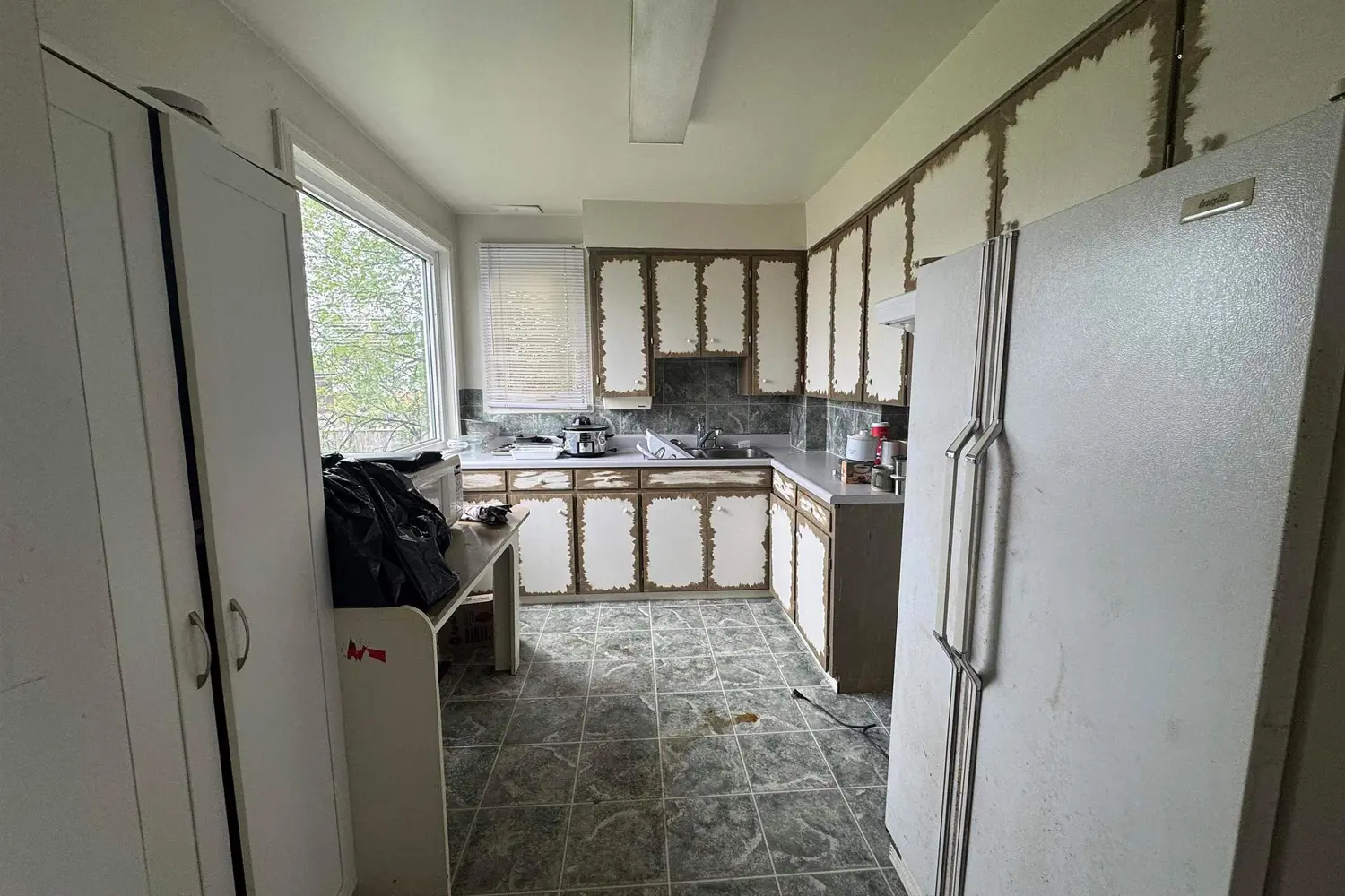 25 Ross Avenue photo 4