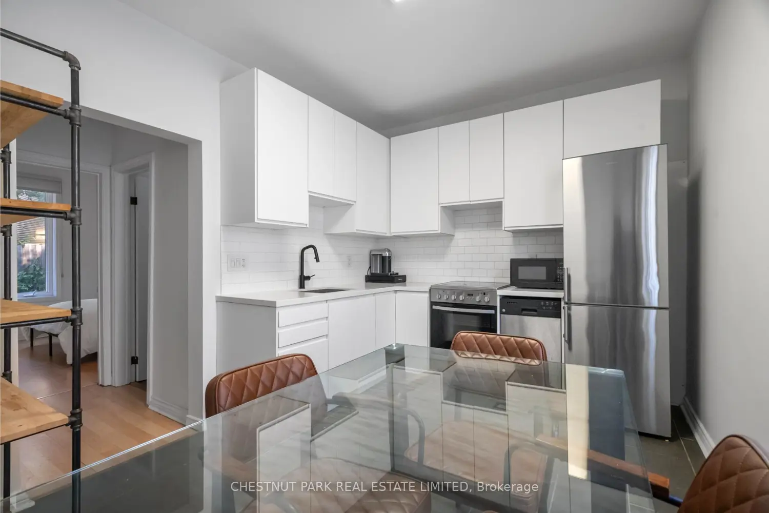 371 Howland Avenue photo 3