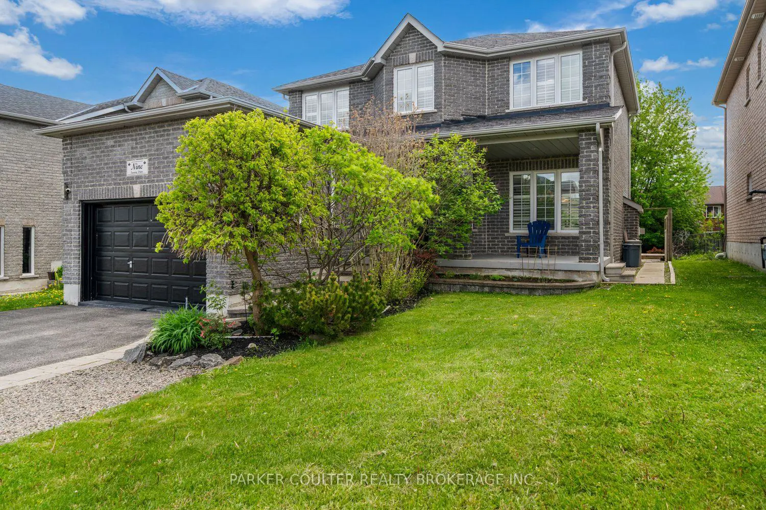 9 Surrey Drive photo 2