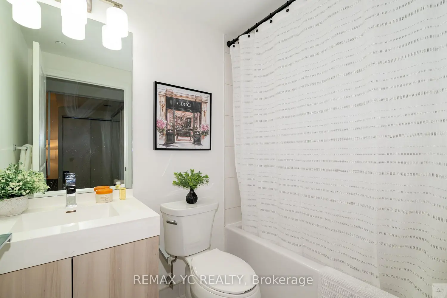 251 Jarvis Street 512 photo 4