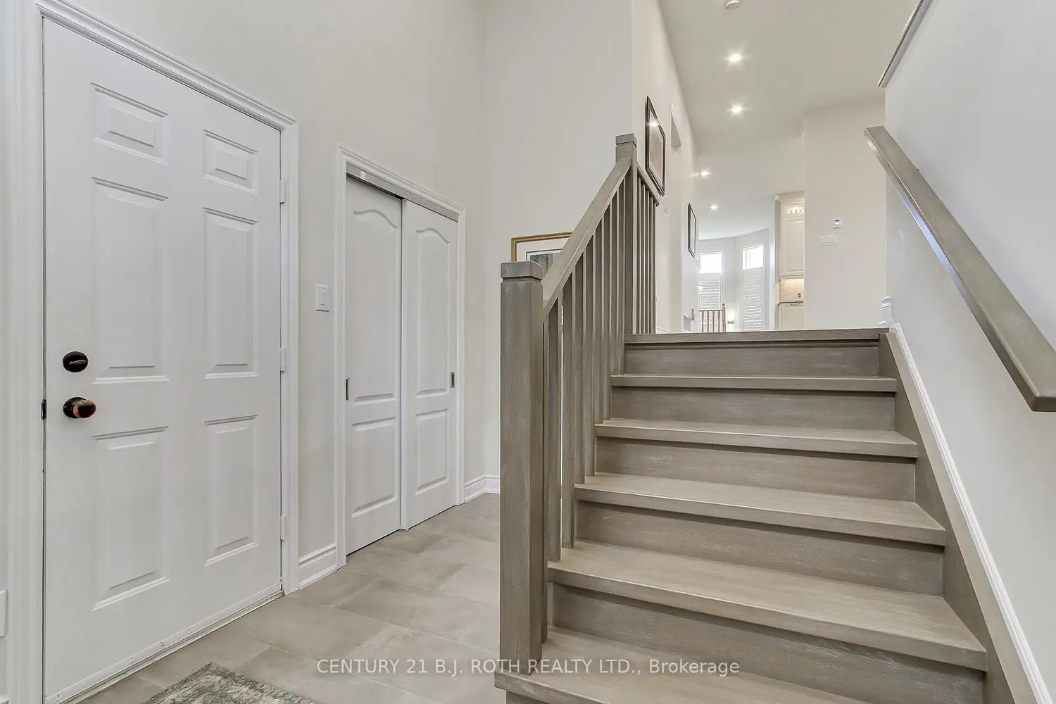 28 Poplar Drive photo 3