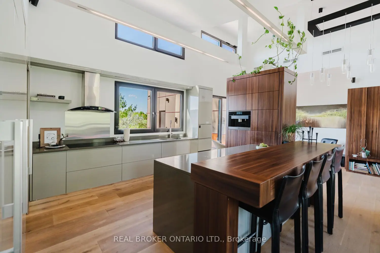 5879 Leitrim Road photo 4
