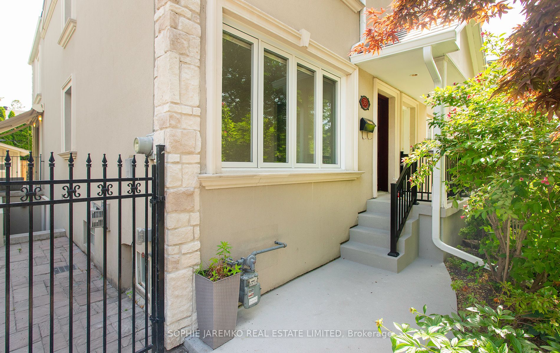 33 Sun Valley Drive, Toronto, ON, M6S 4P7 photo 3