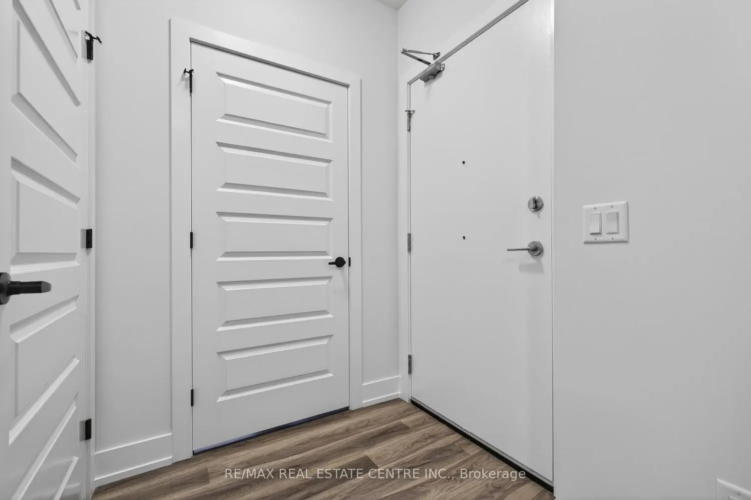 1100 Lackner Place 205 photo 2