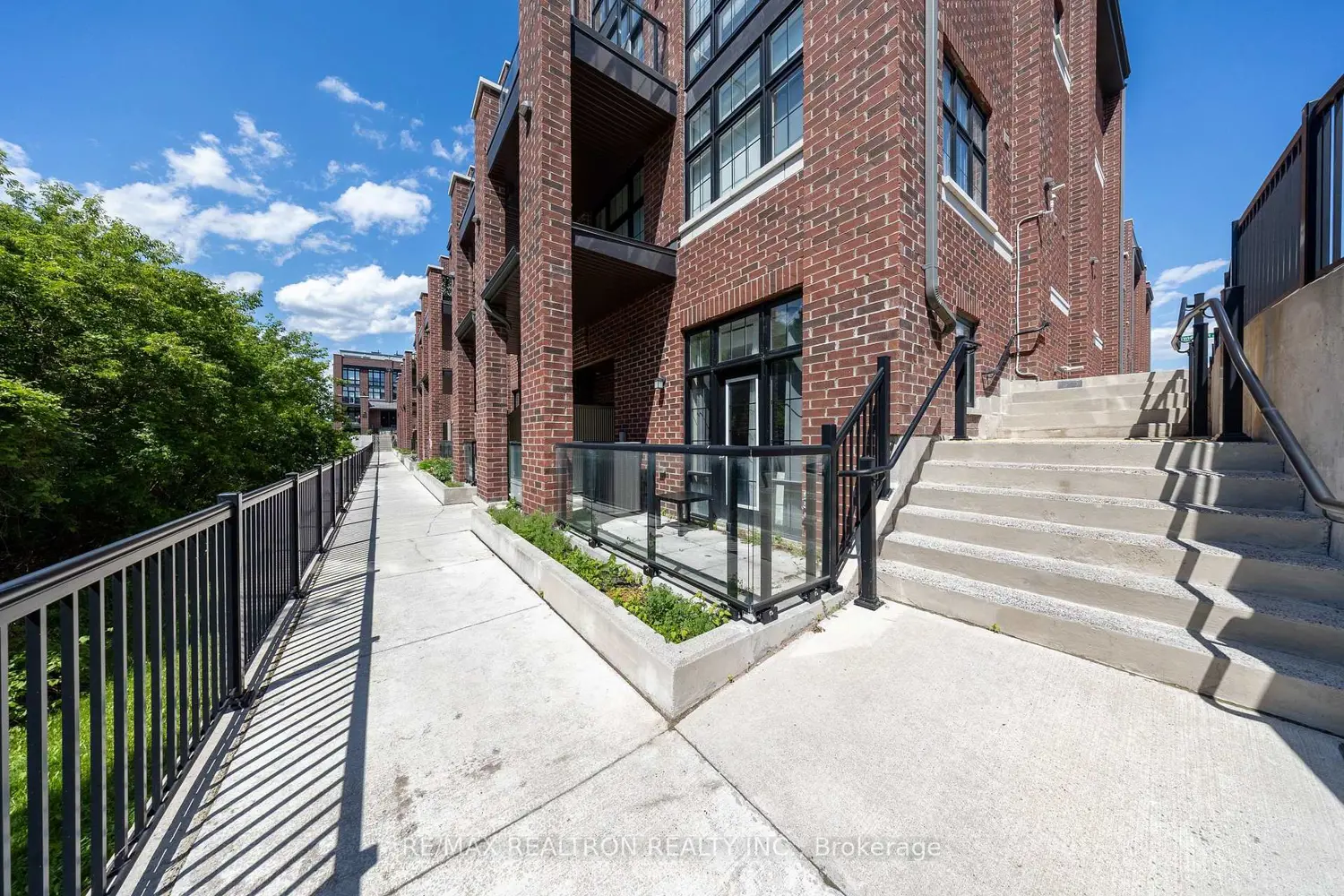 6 Whitaker Way 157