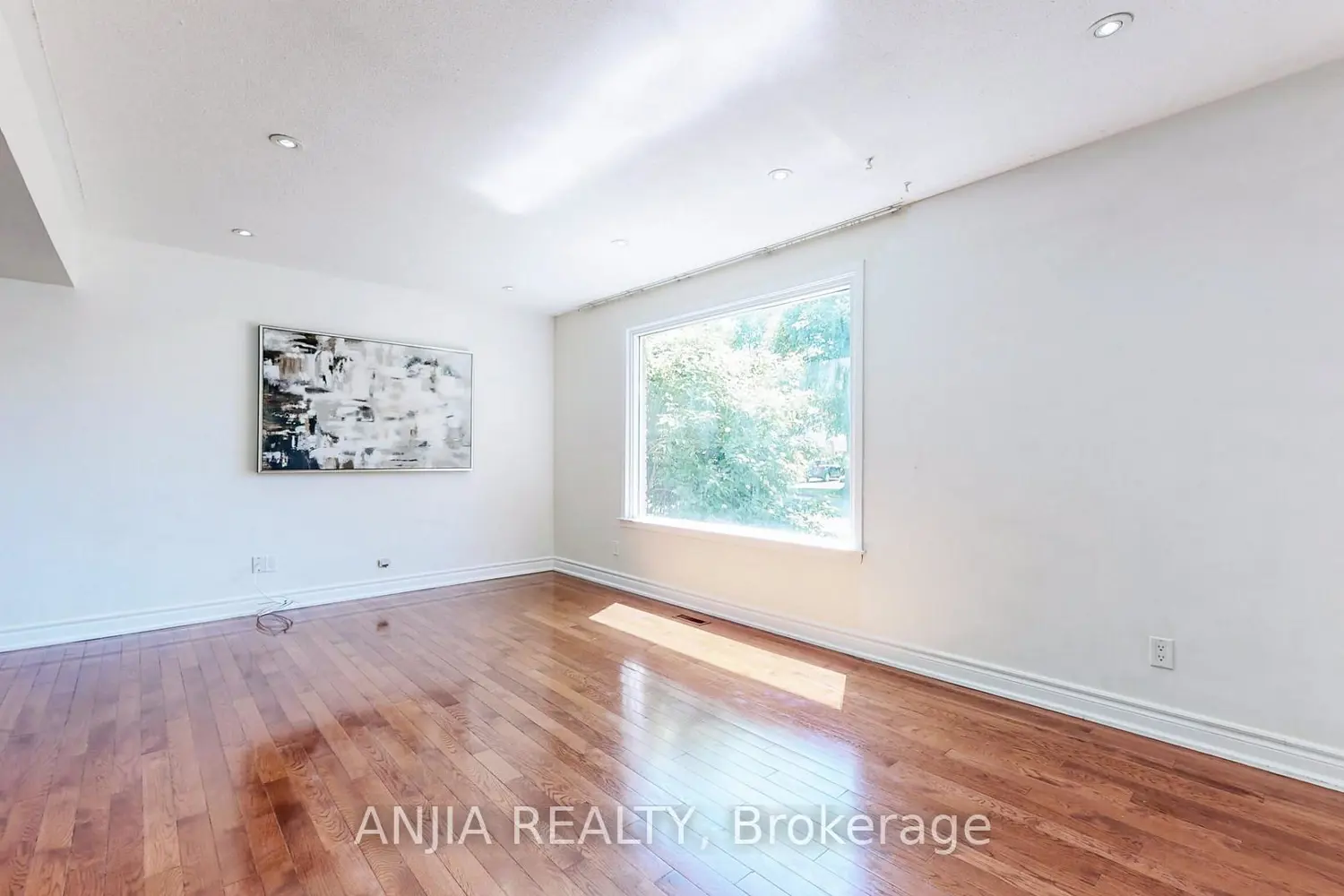 14 Cherrystone Drive photo 3
