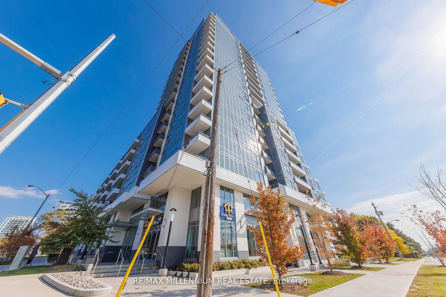3121 Sheppard Avenue photo 2