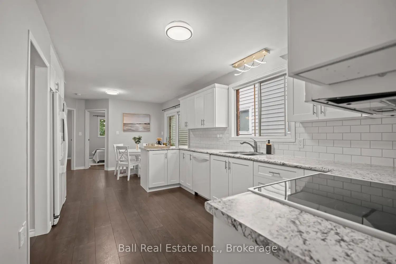 735 Mountain Ash Road photo 4