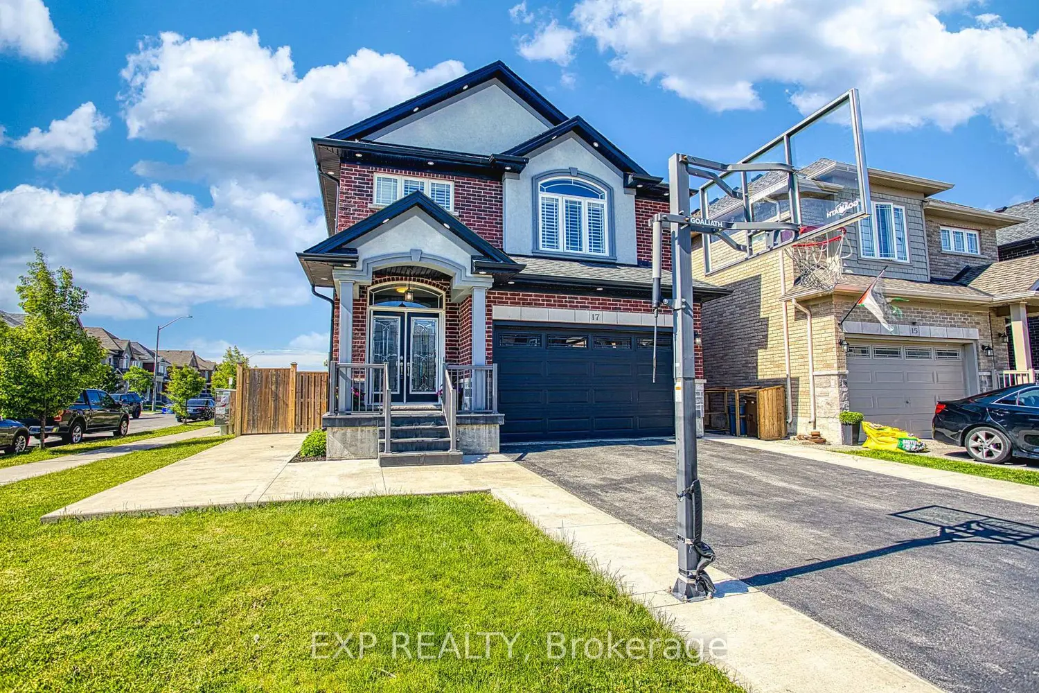 17 Narbonne Crescent photo 2