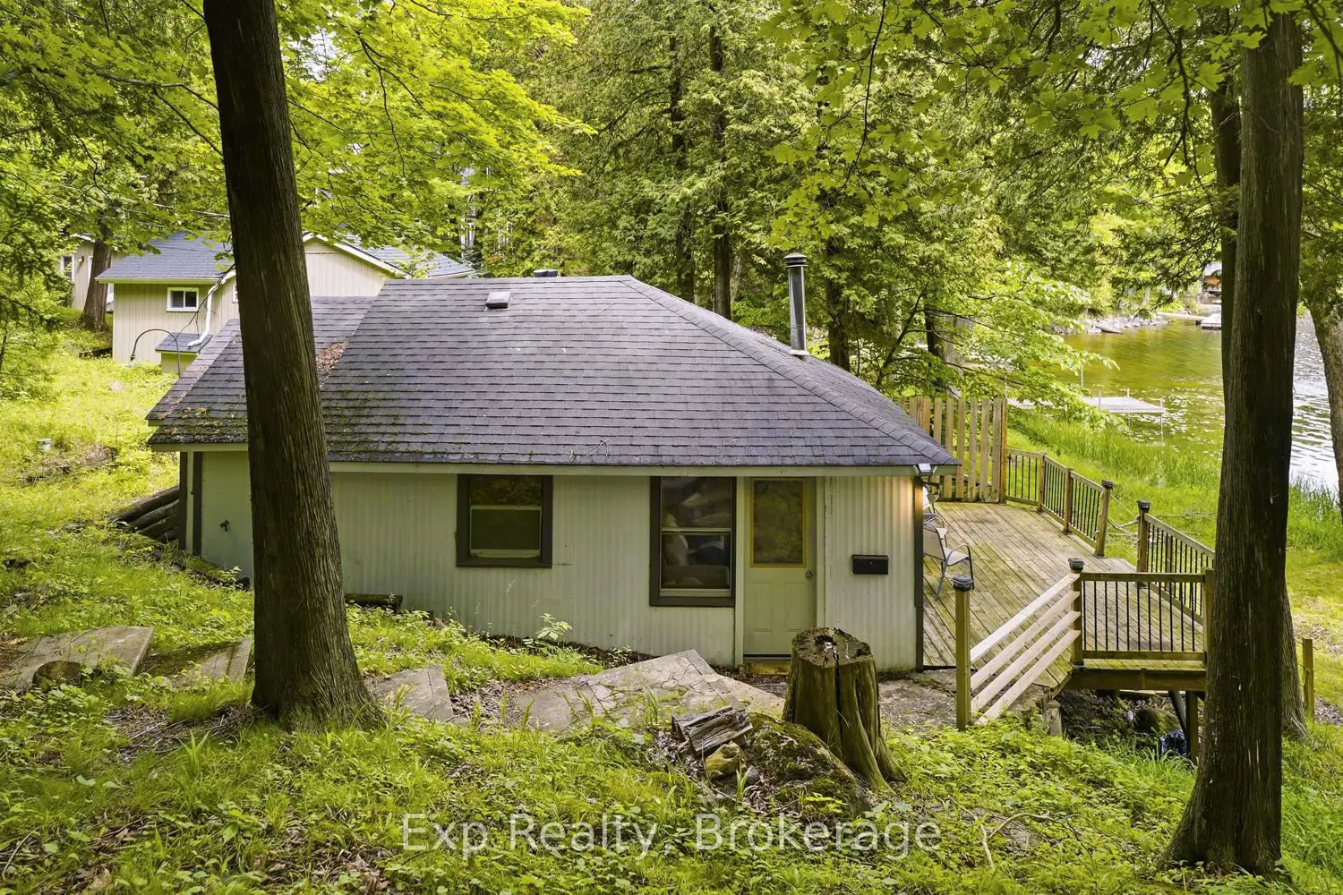 2077 Hambly Lane photo 3