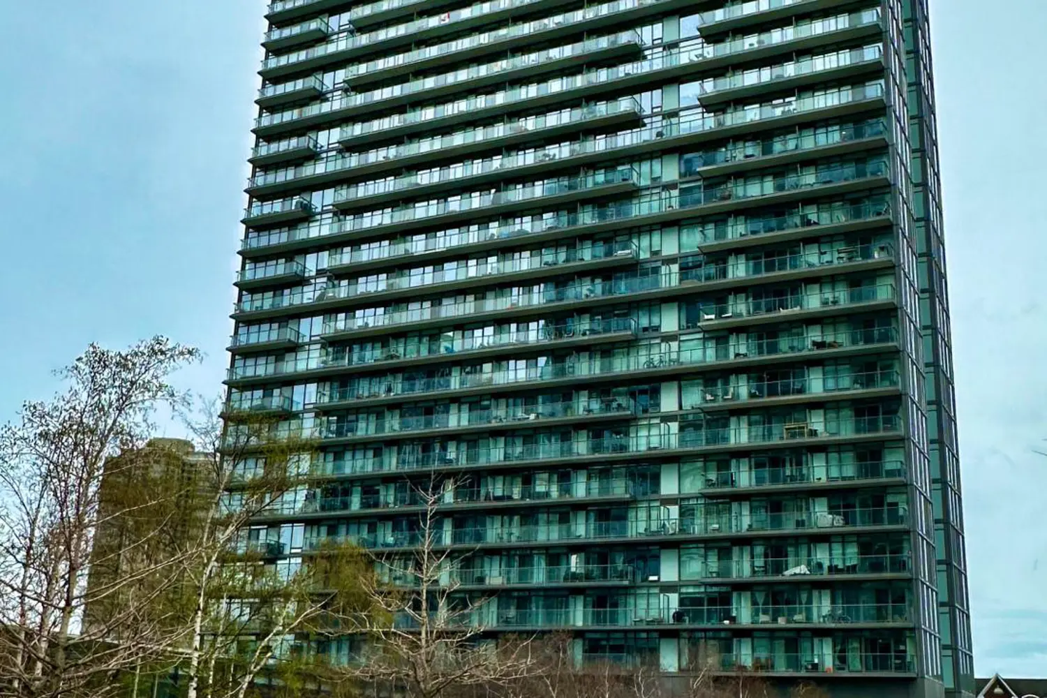 105 The Queensway Avenue 3213