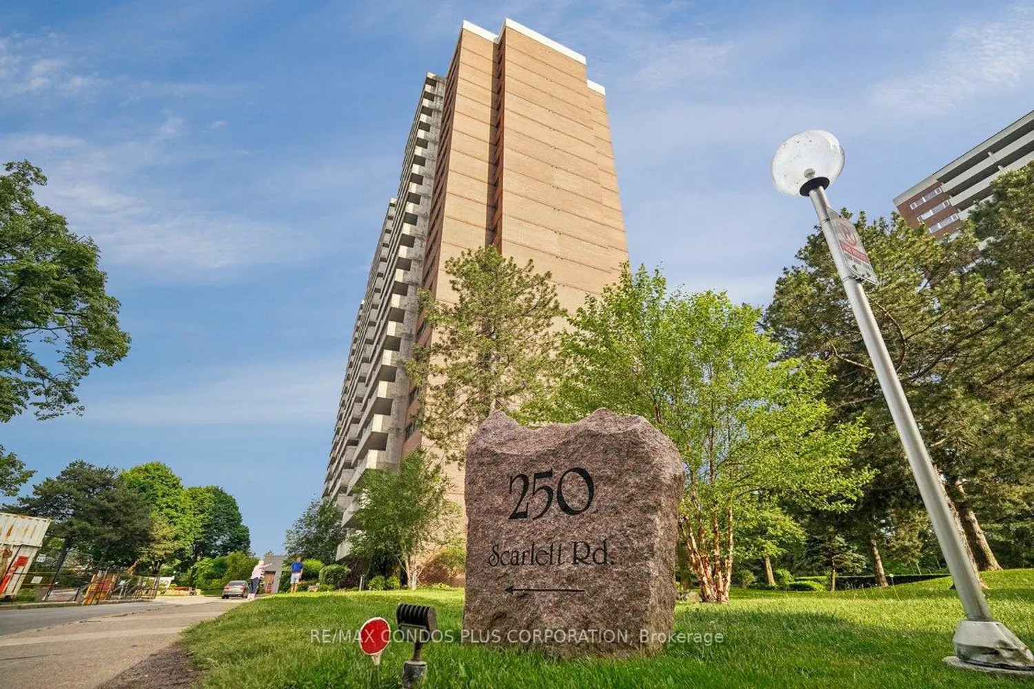 250 Scarlett Road 1307