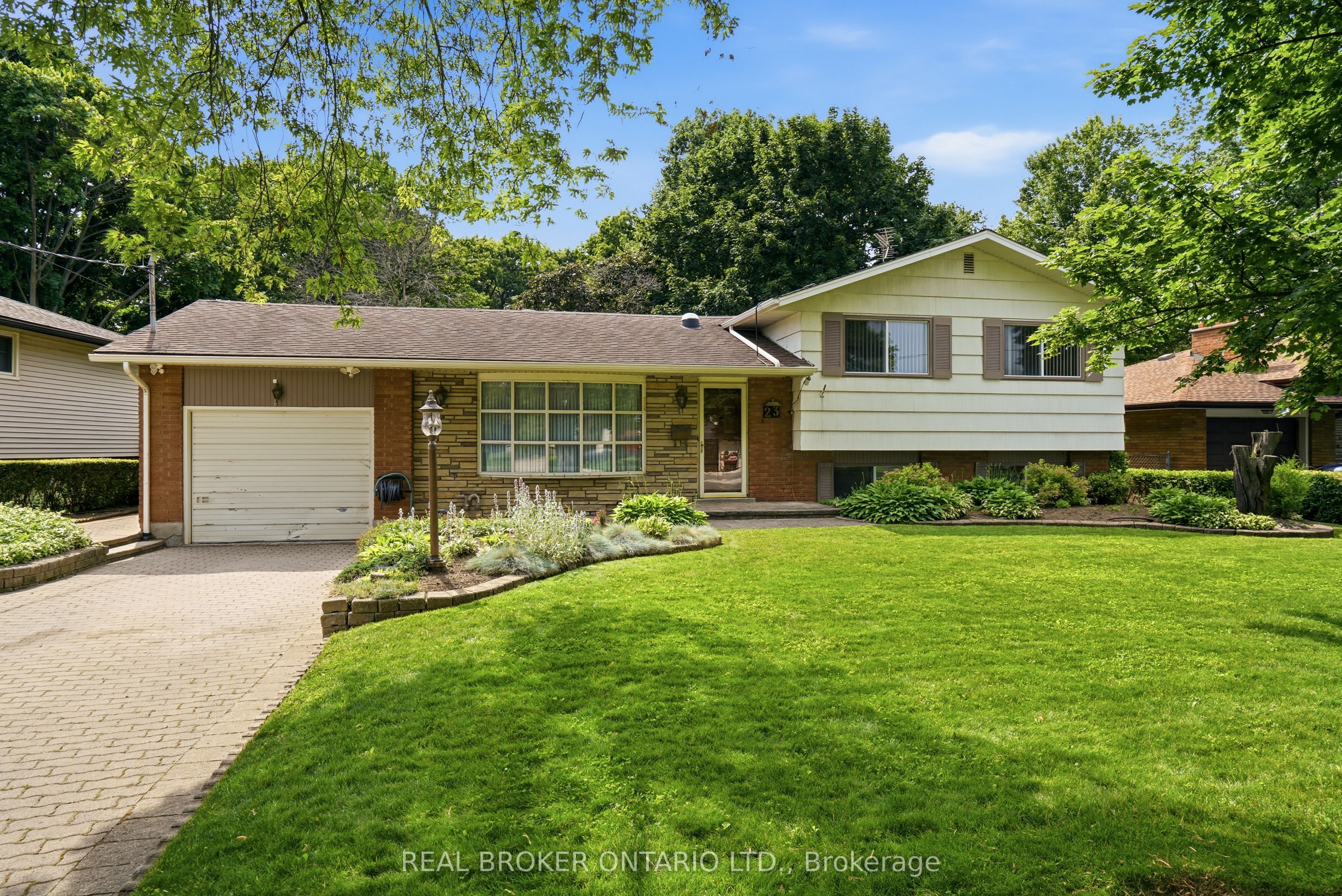 23 Kings Grant Road, St. Catharines, ON, L2N 2S1