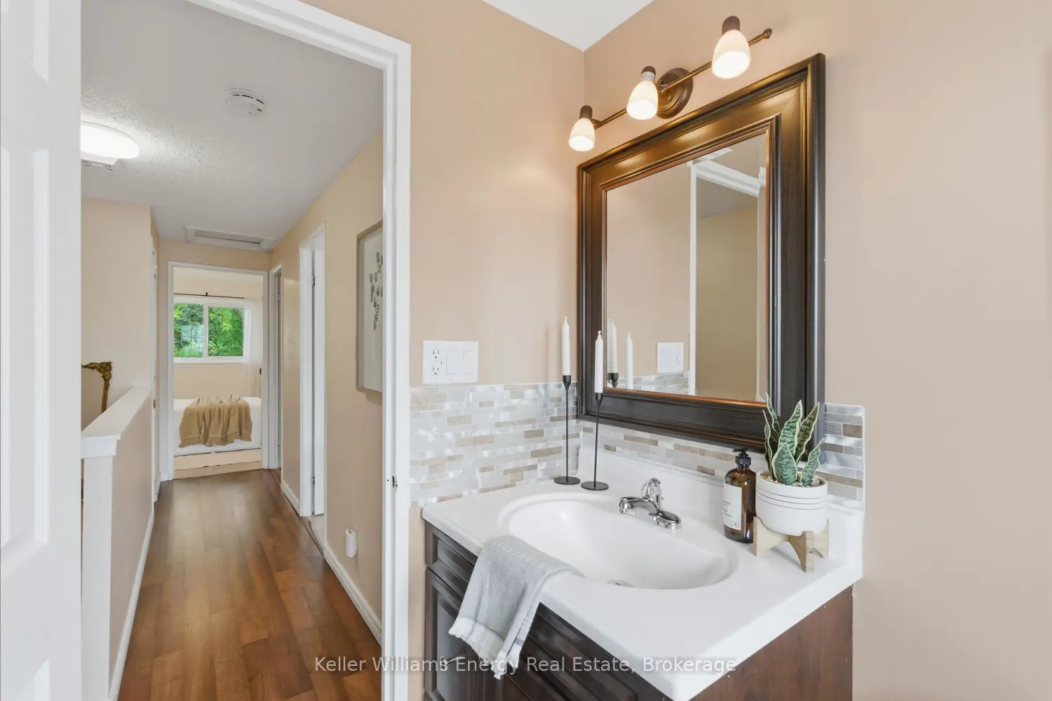 320 Blackthorn Street 12