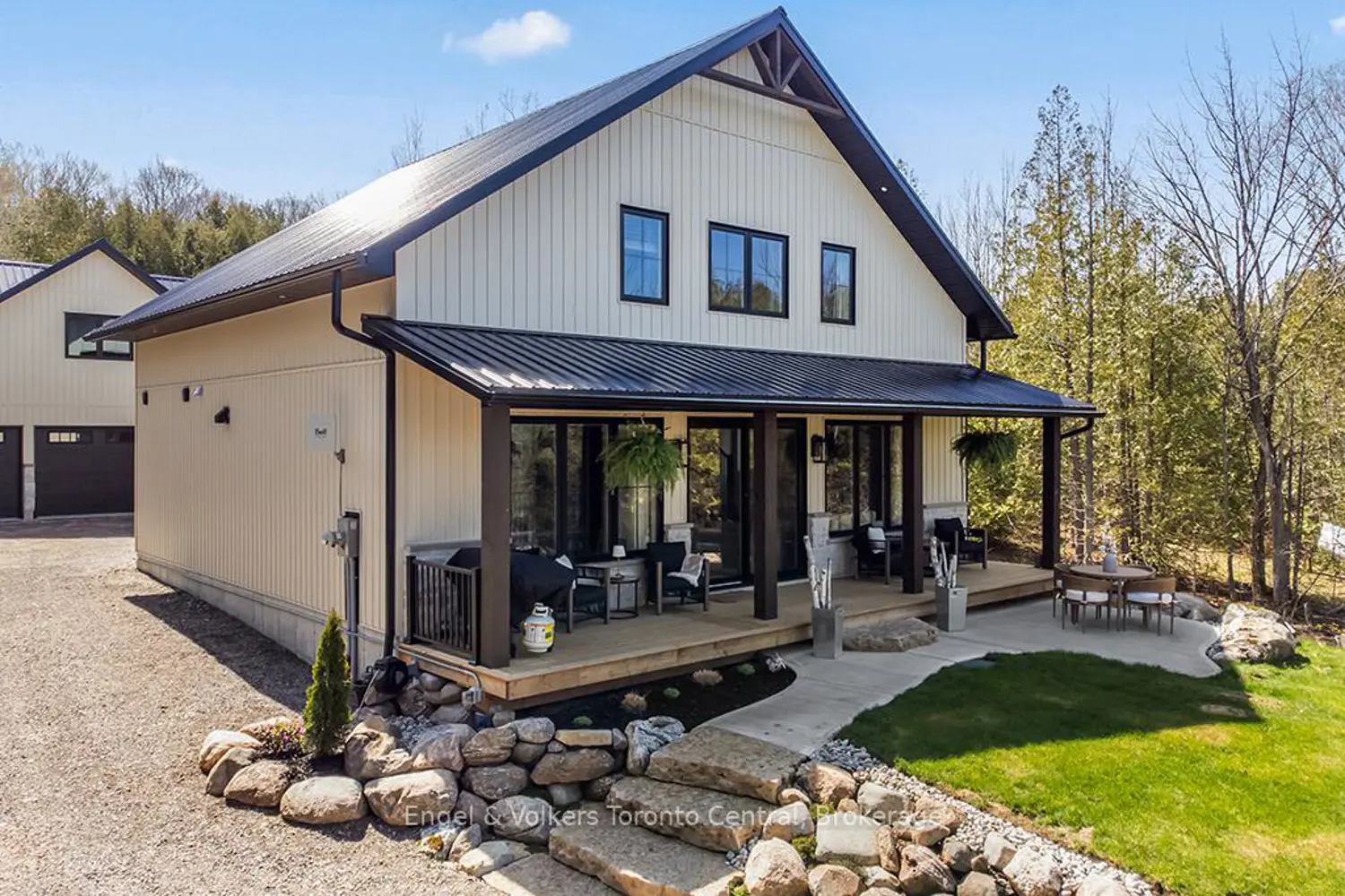 138 Wilson Drive photo 2