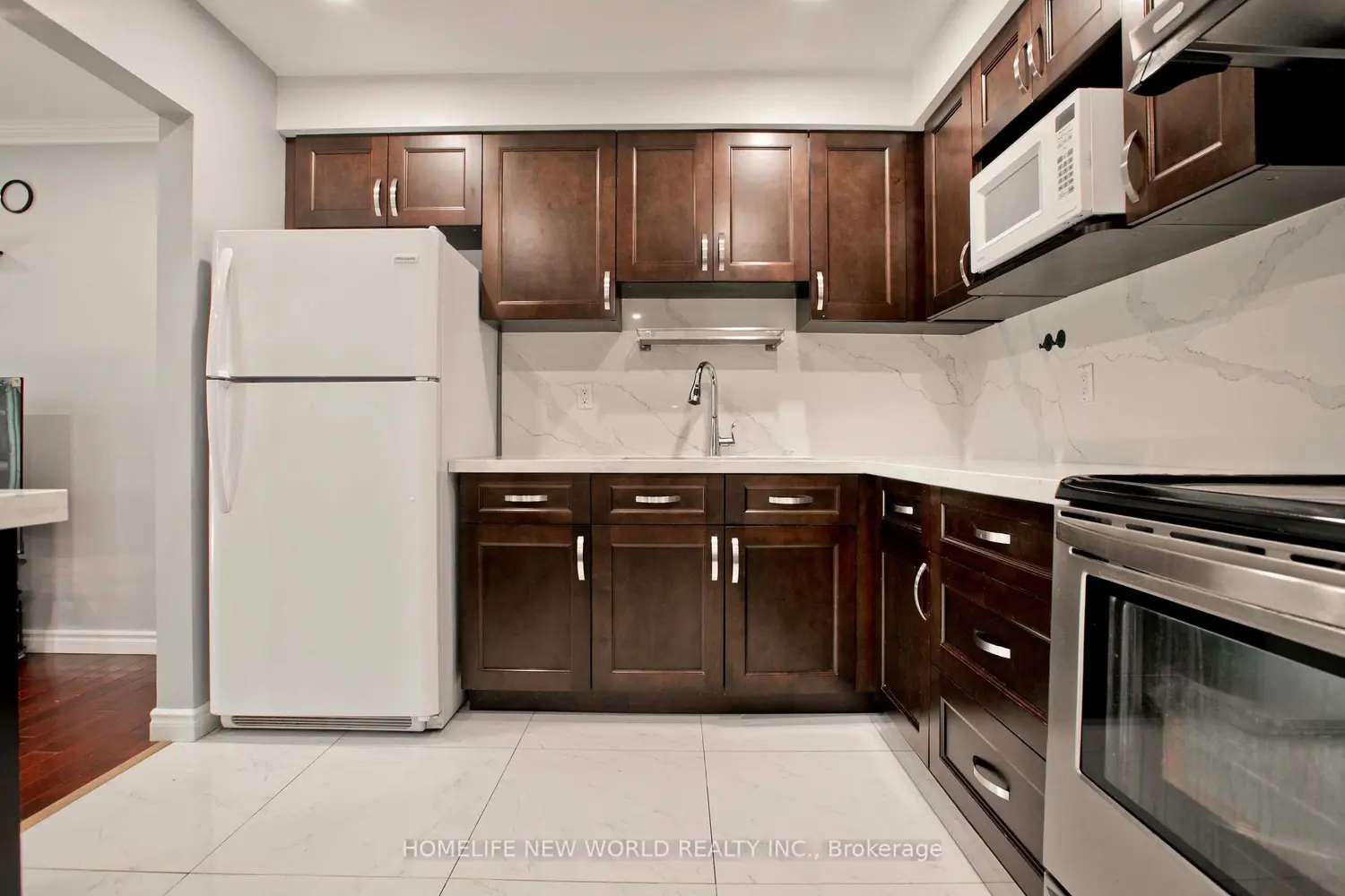 1180 Sandhurst Circle 7 photo 5