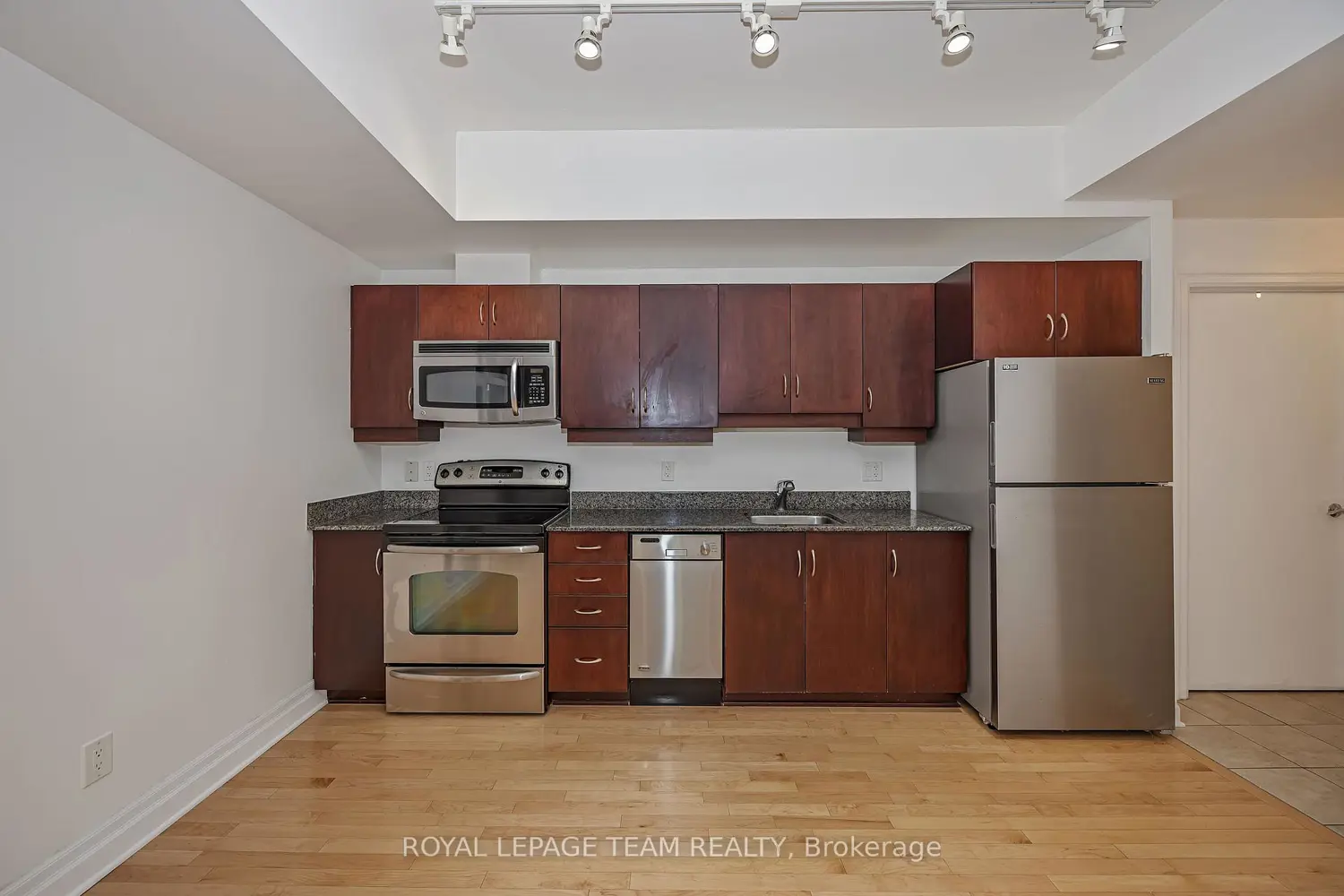 245 Kent Street 507 photo 4