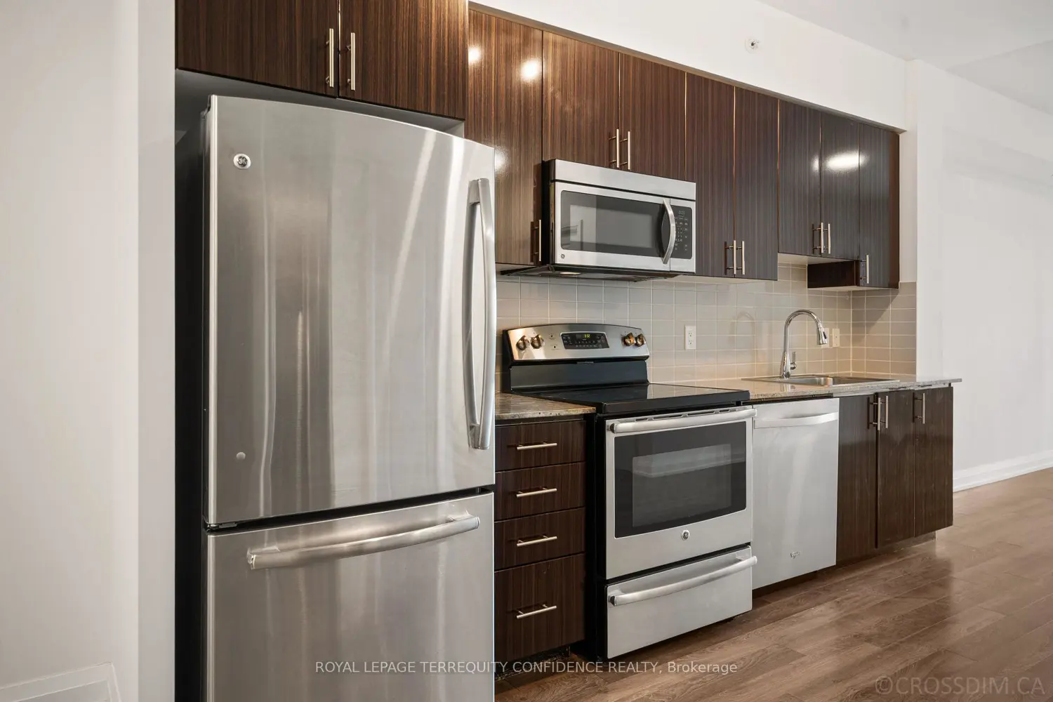 7161 Yonge Street 727 photo 4