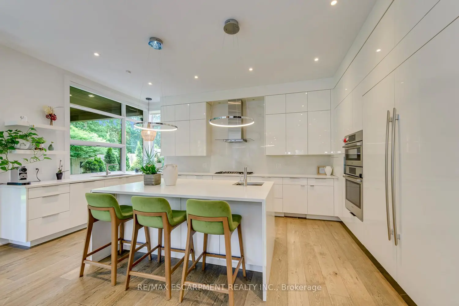 2104 Devon Road photo 4