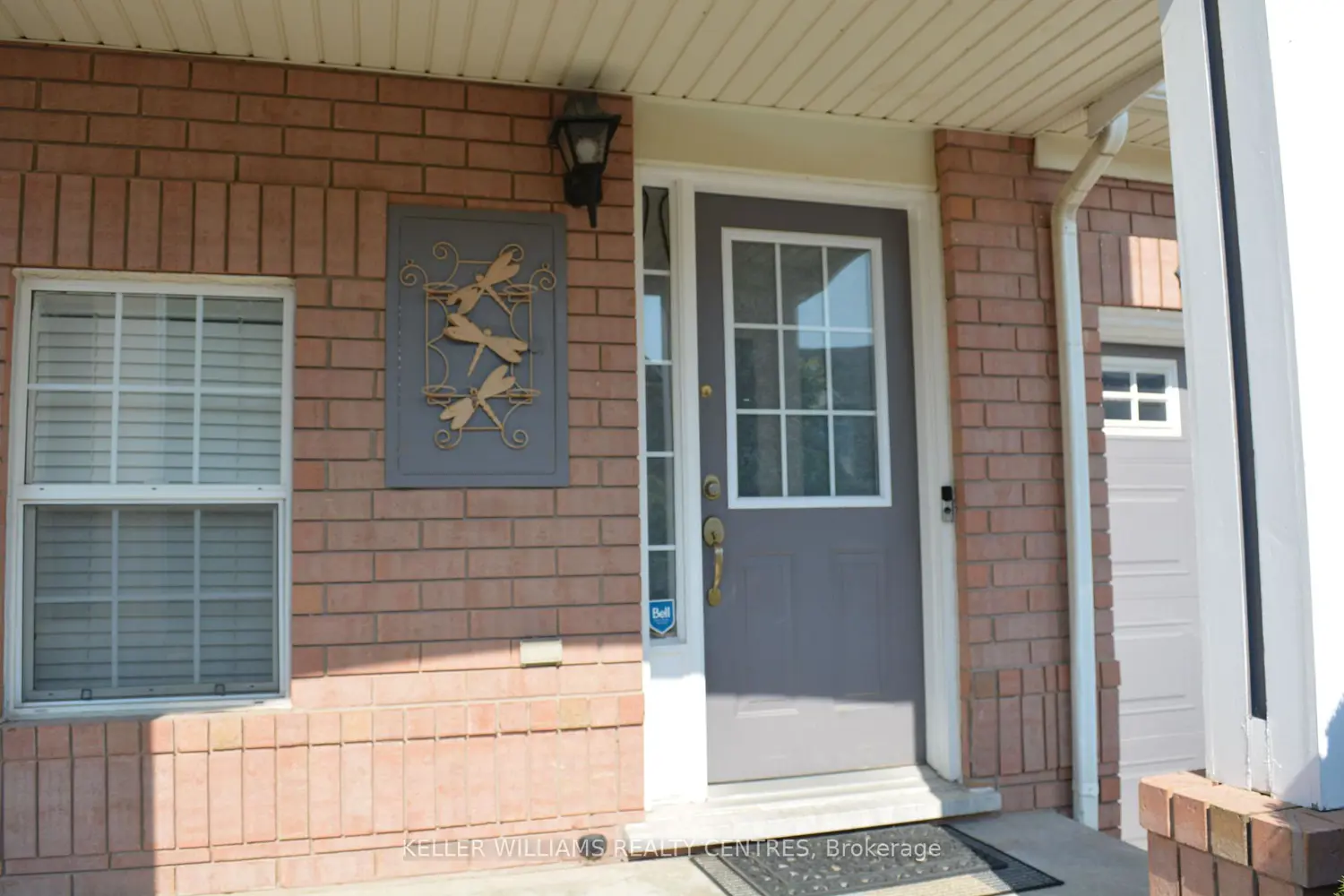 1681 Stover Crescent photo 2