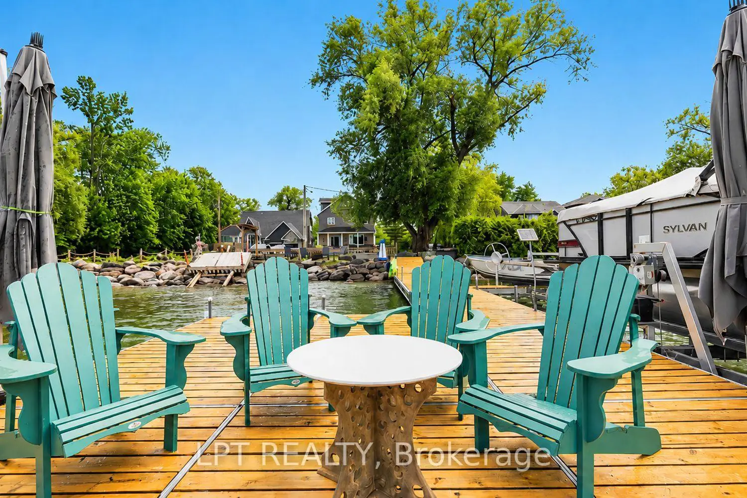 165 Lake Drive photo 2