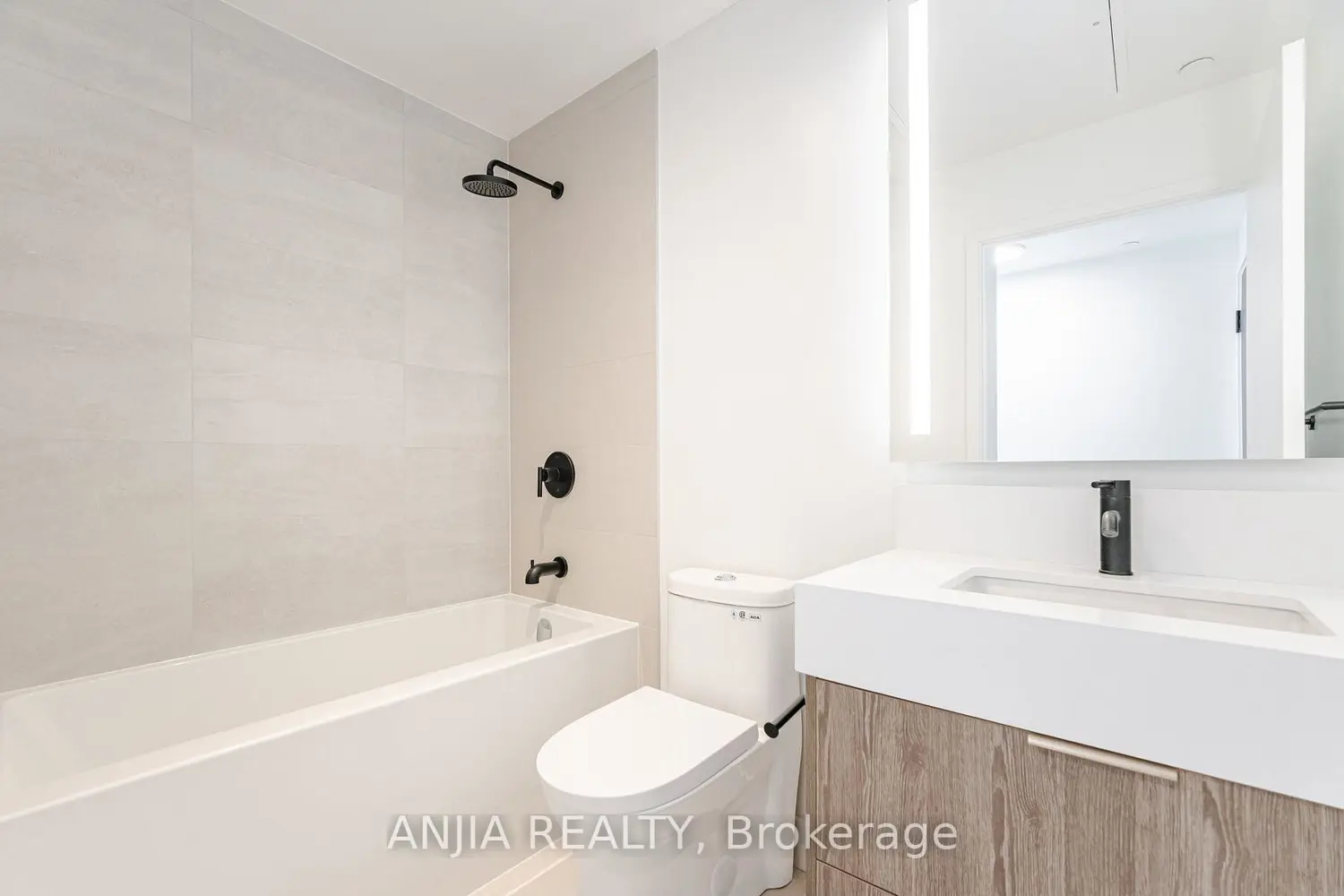 308 Jarvis Street 3306 photo 5