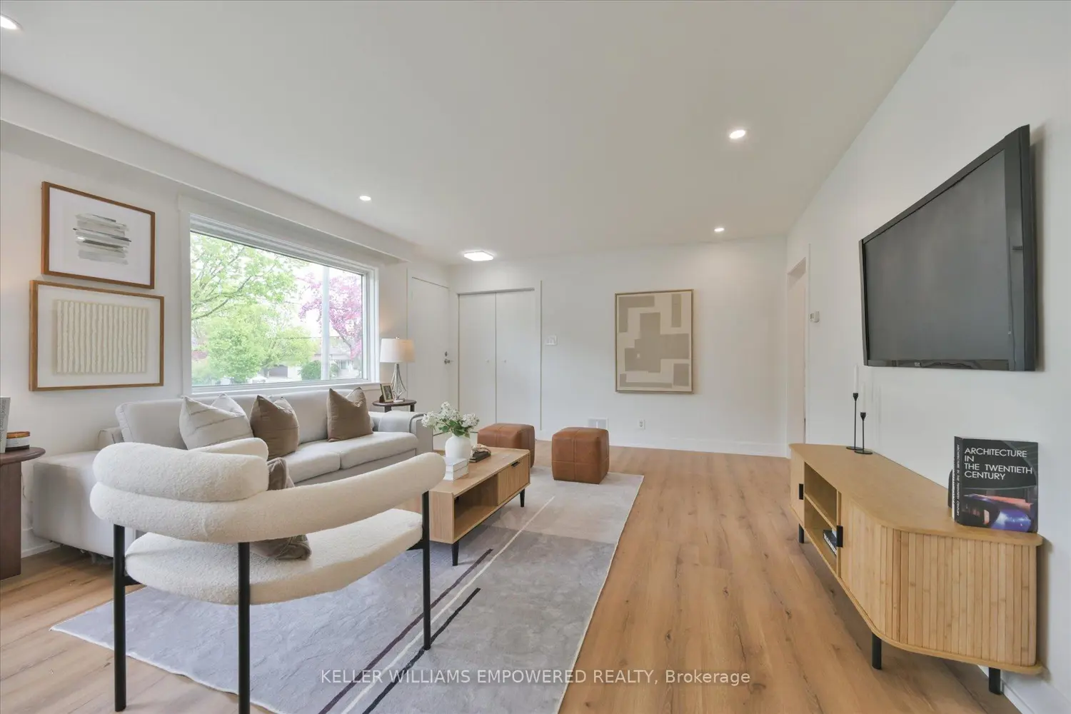 42 Deerhurst Avenue photo 5