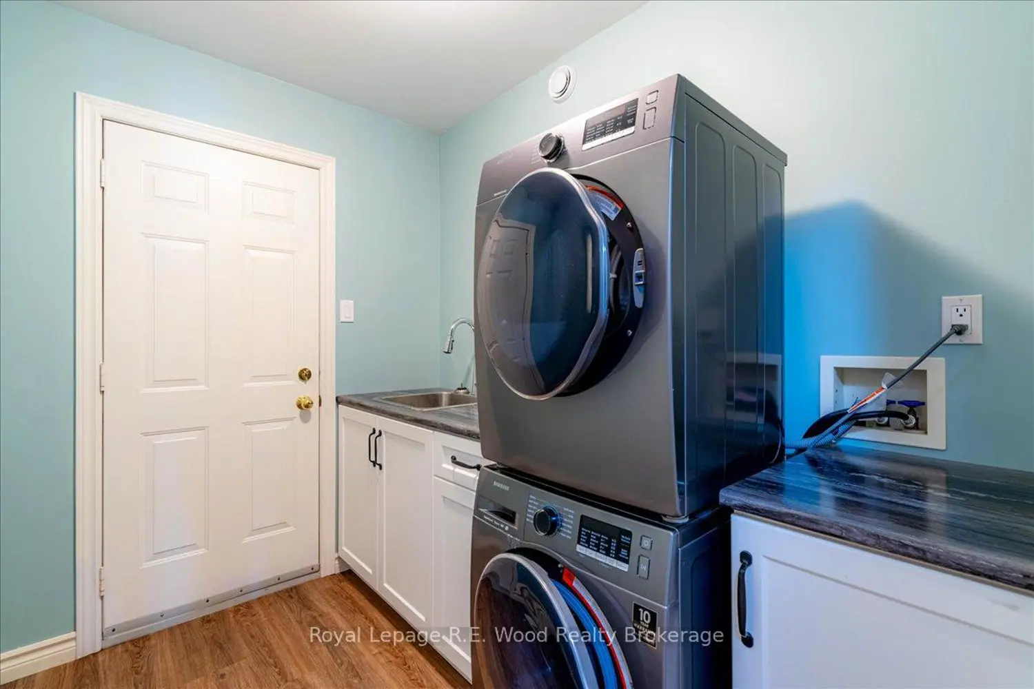 27 Woodside Drive photo 5