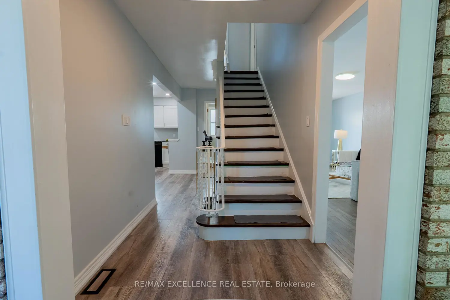 27 Wadsworth Drive photo 5
