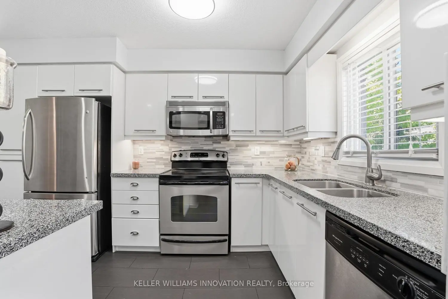 7 Upper Mercer Street G30 photo 5