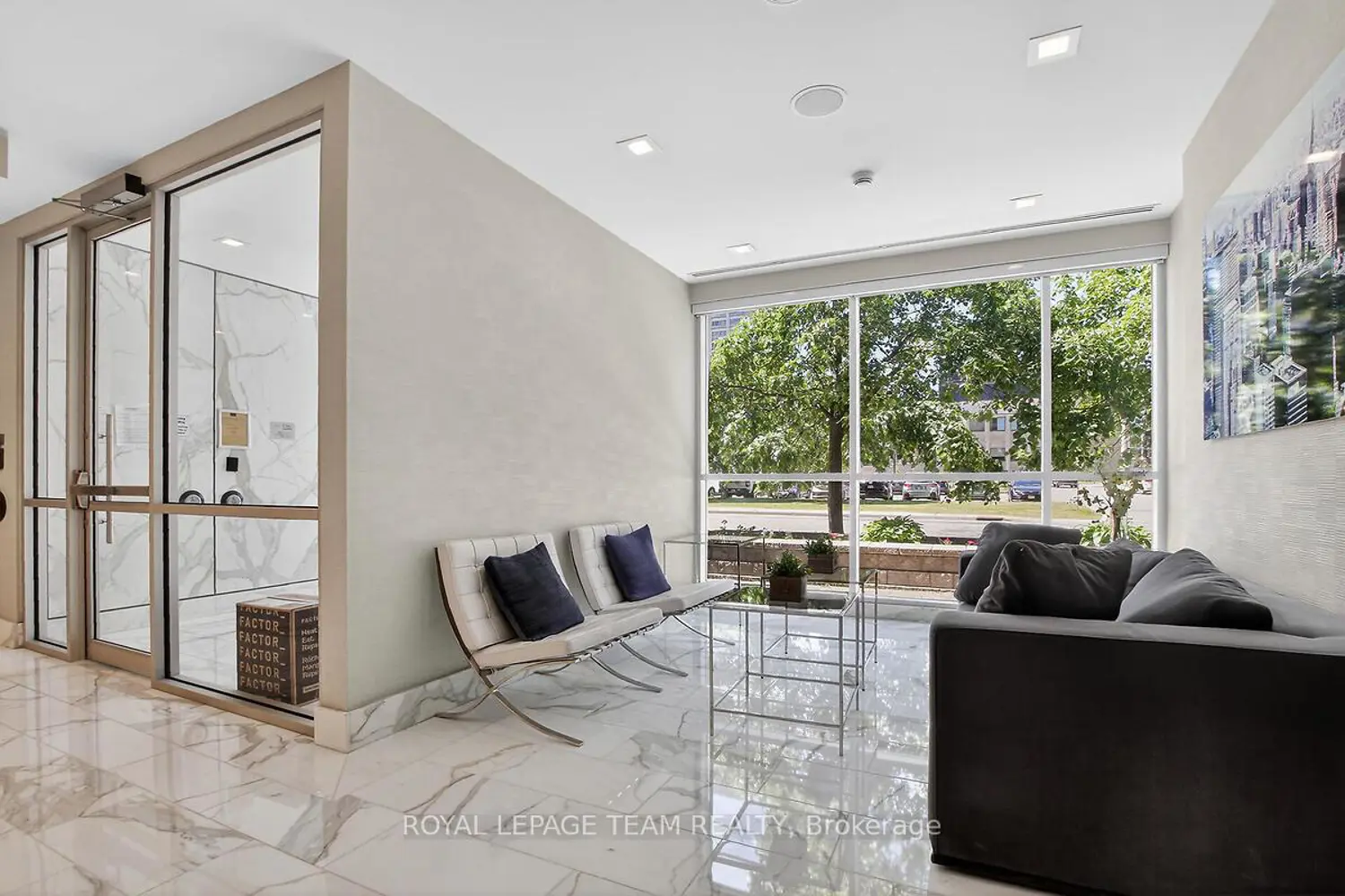 201 Parkdale Avenue 406 photo 4
