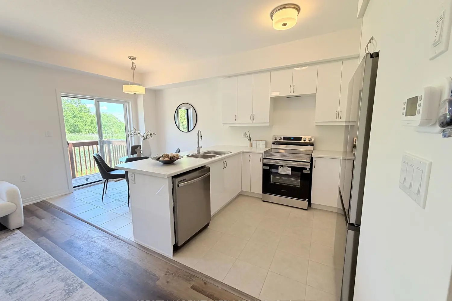 660 Colborne Street 27 photo 3