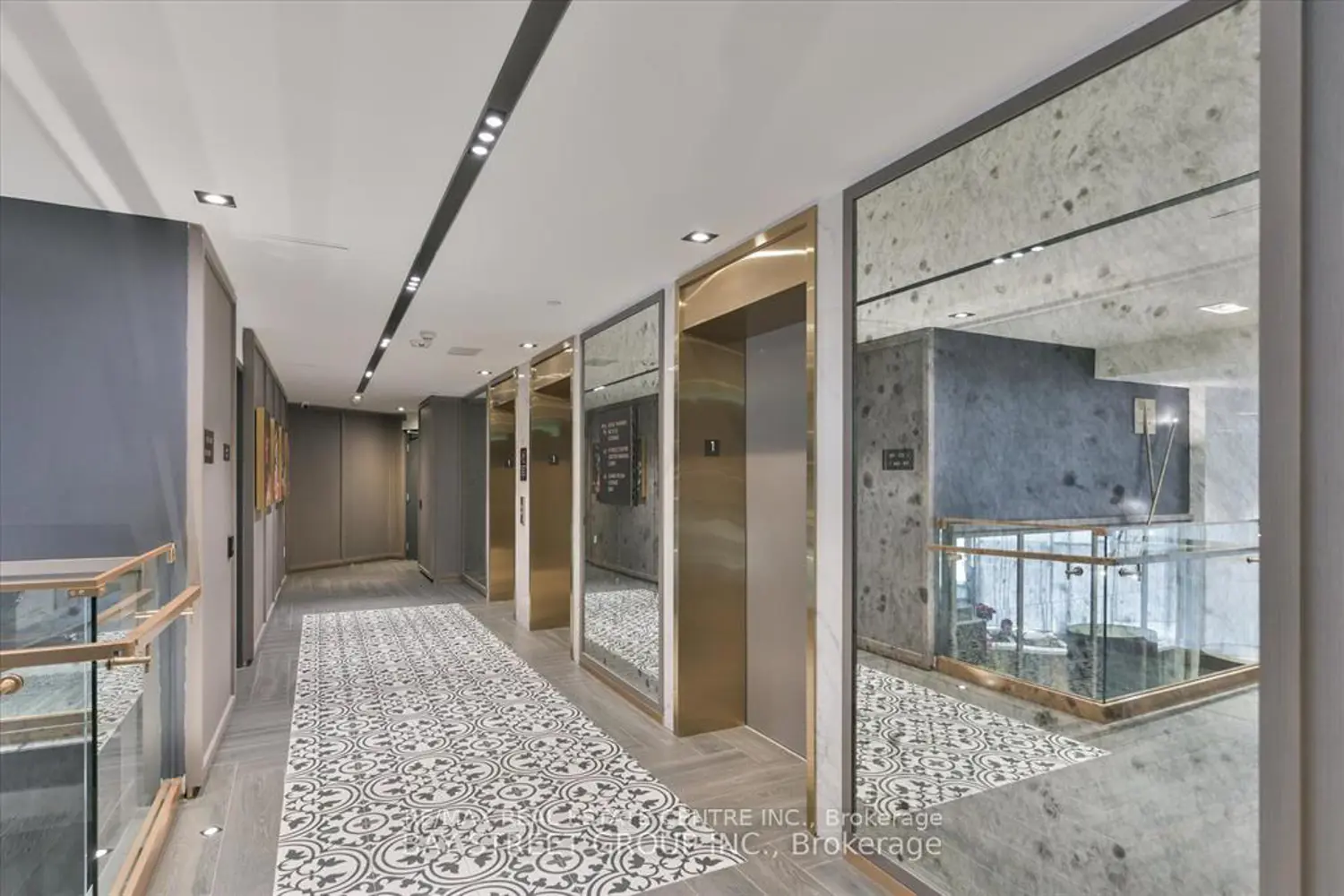 395 Dundas Street 221 photo 3