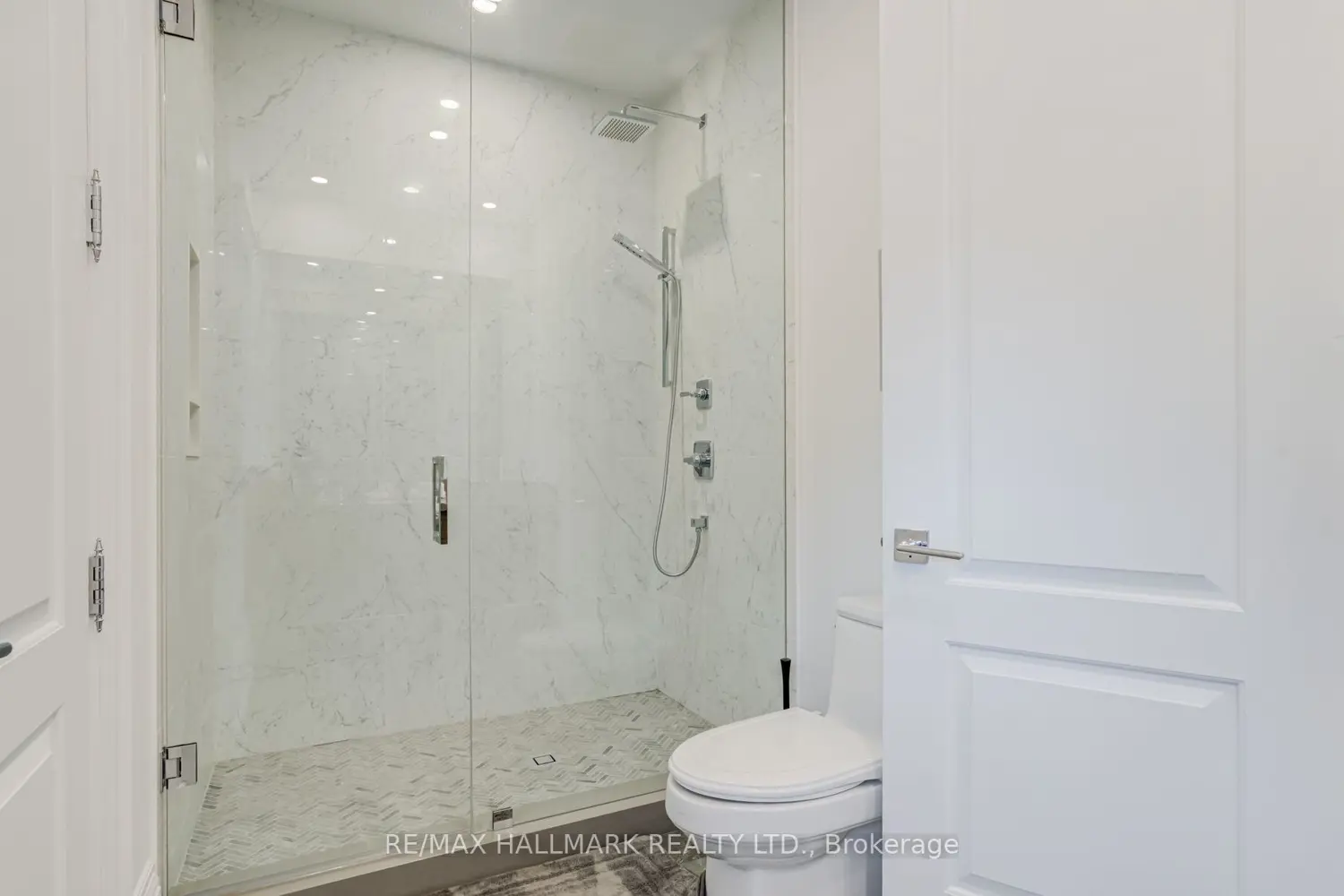 277 Belvenia Road photo 2
